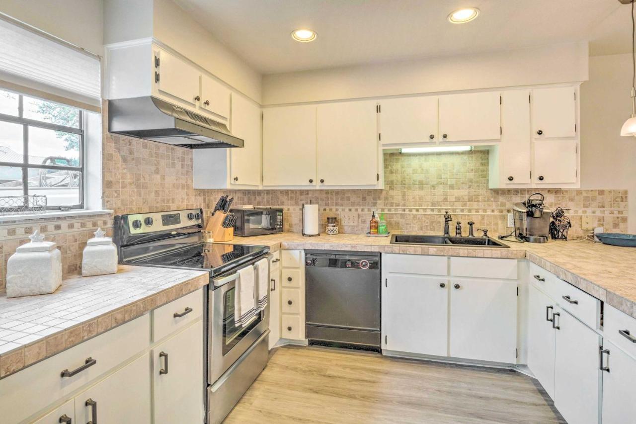 Horseshoe Bay Townhome With Patio And Outdoor Pool! エクステリア 写真